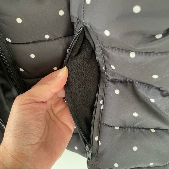 NWT Colebrook Woman’s Small Black Polka Dot Sleeveless Puff Vest - Picture 8 of 8